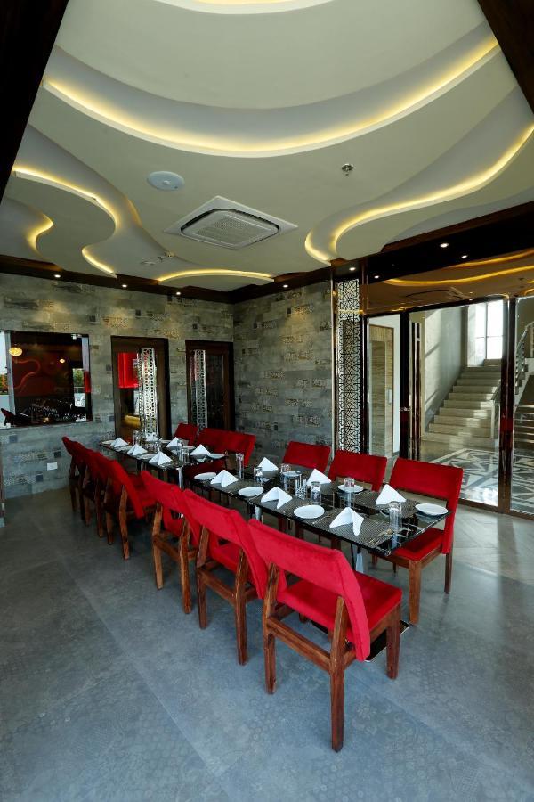 Hotel Kasturi Orchid Pāl Dış mekan fotoğraf