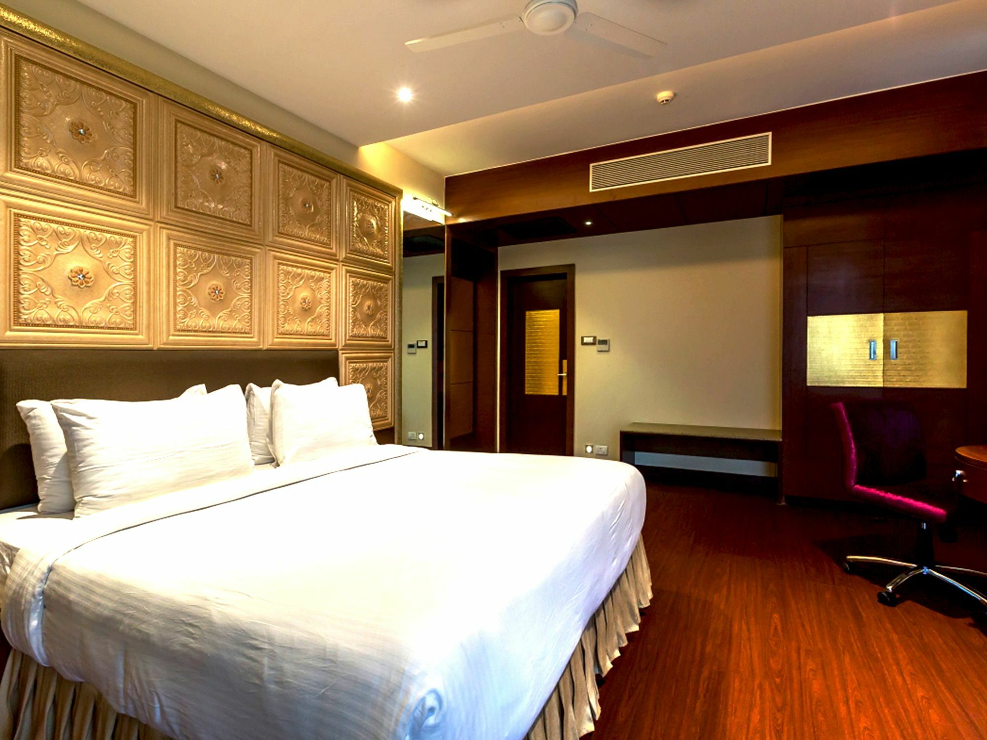 Hotel Kasturi Orchid Pāl Dış mekan fotoğraf