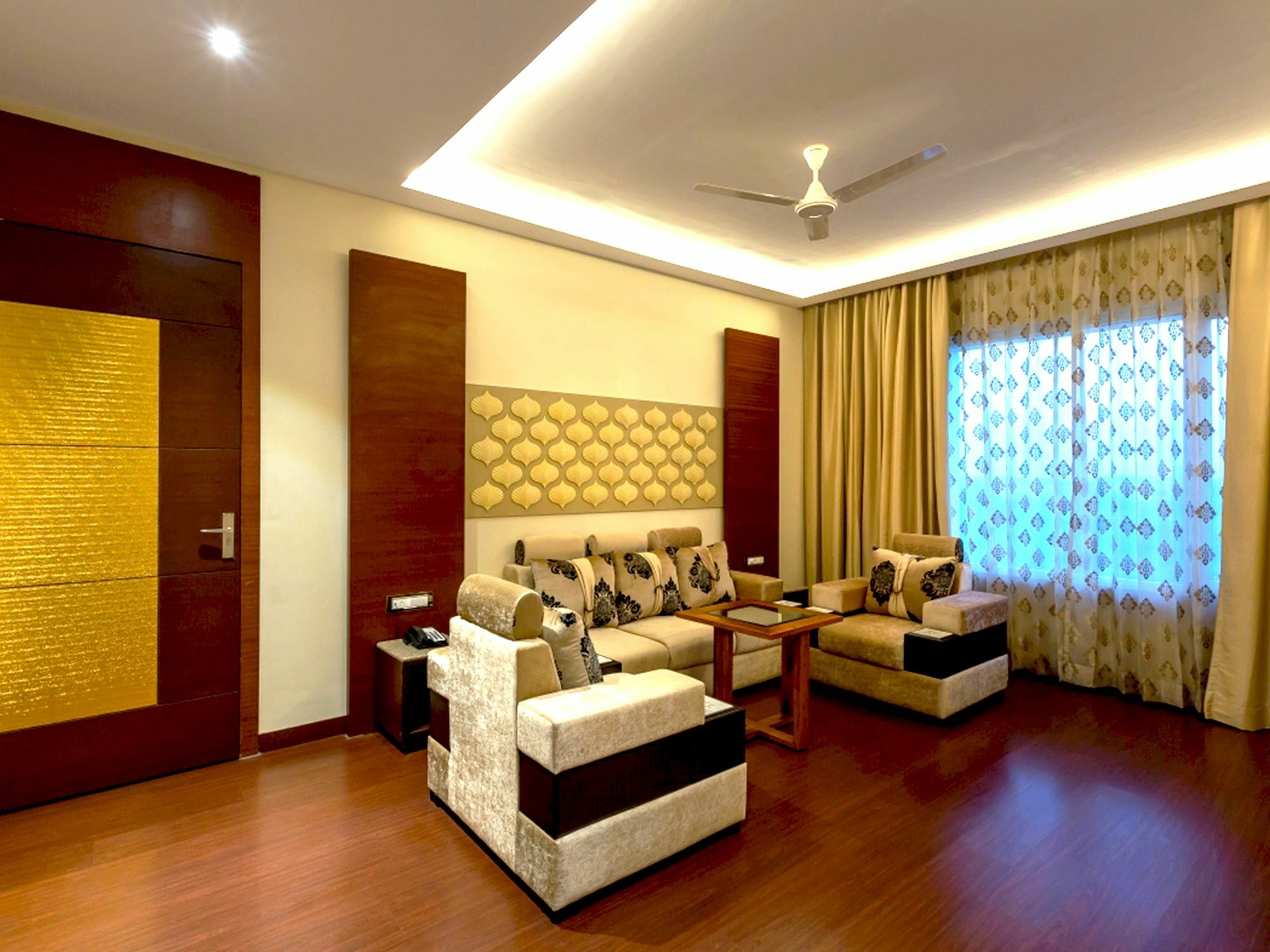 Hotel Kasturi Orchid Pāl Dış mekan fotoğraf