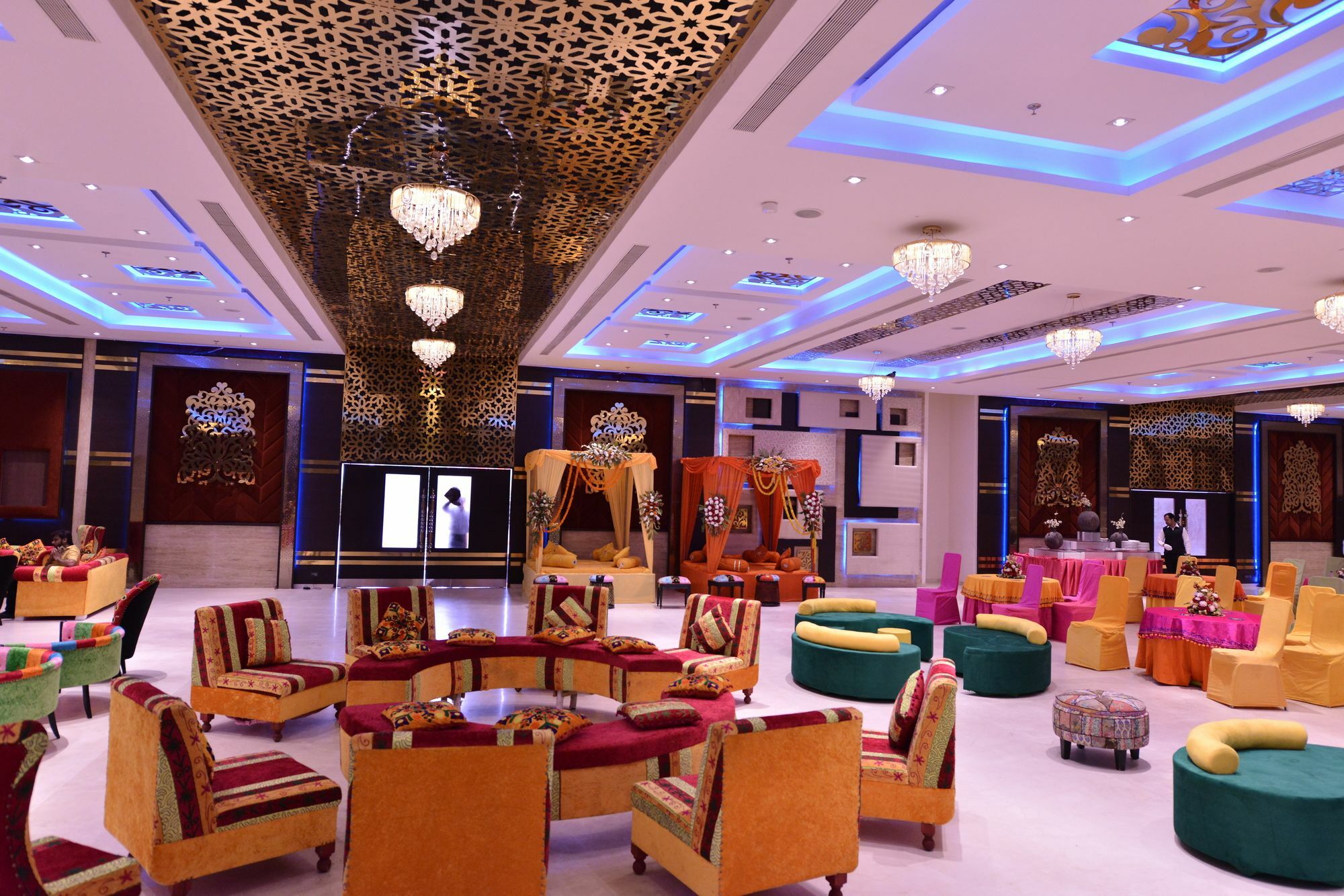 Hotel Kasturi Orchid Pāl Dış mekan fotoğraf